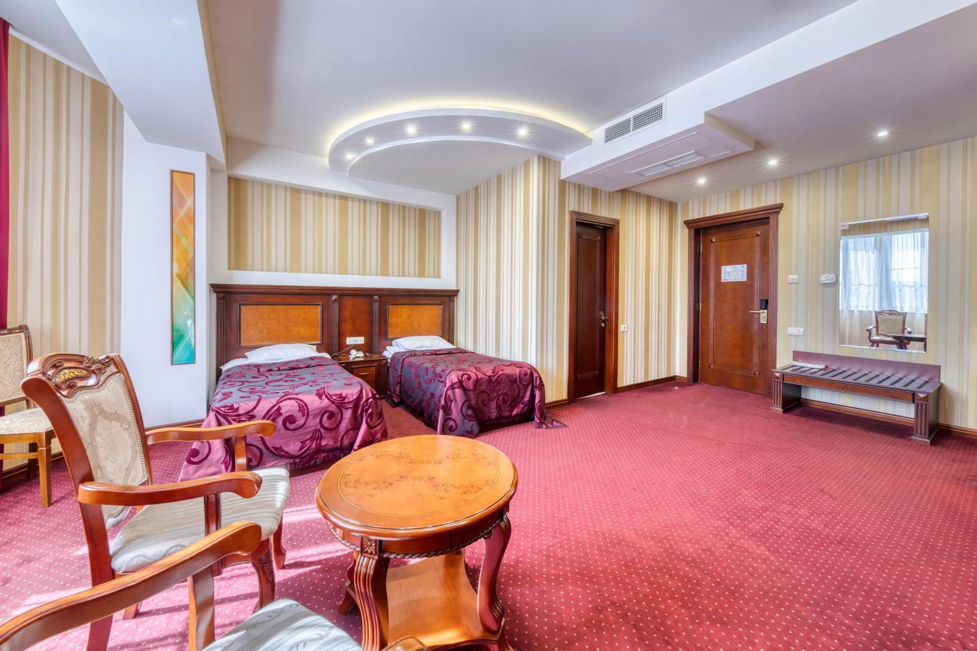 Spa Hotel Grace Forum Erevan Quarto foto