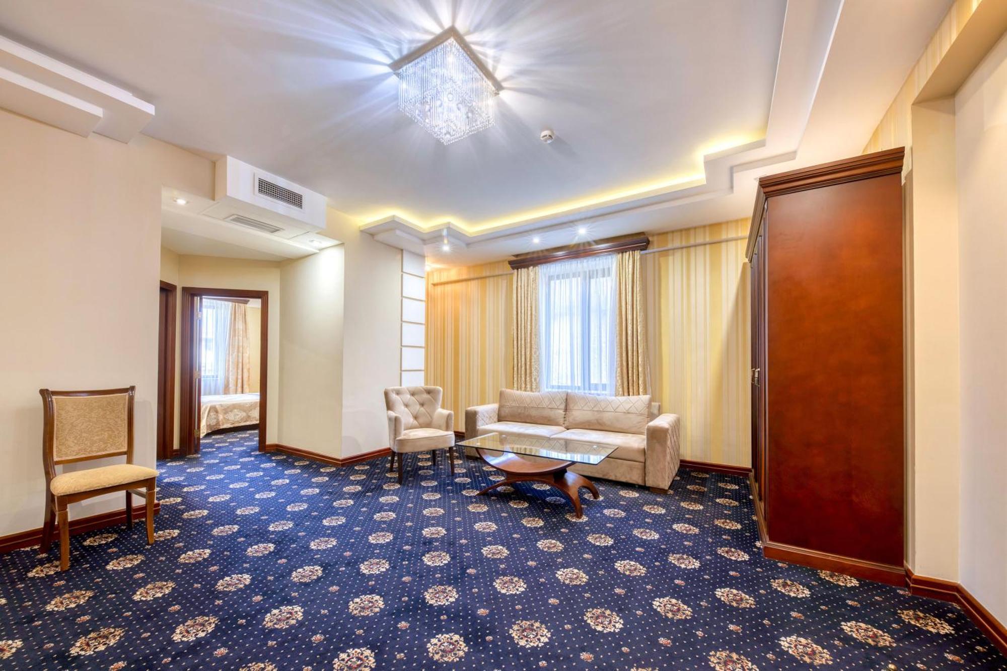 Spa Hotel Grace Forum Erevan Quarto foto