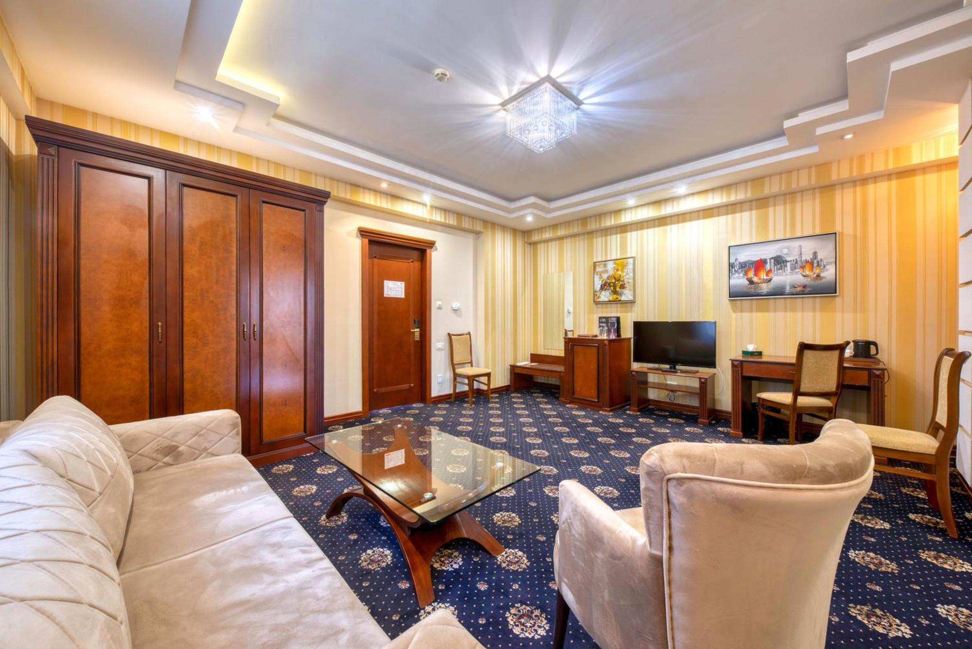 Spa Hotel Grace Forum Erevan Quarto foto