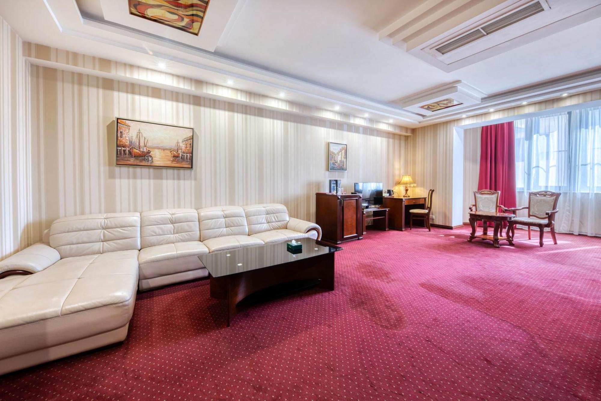 Spa Hotel Grace Forum Erevan Quarto foto
