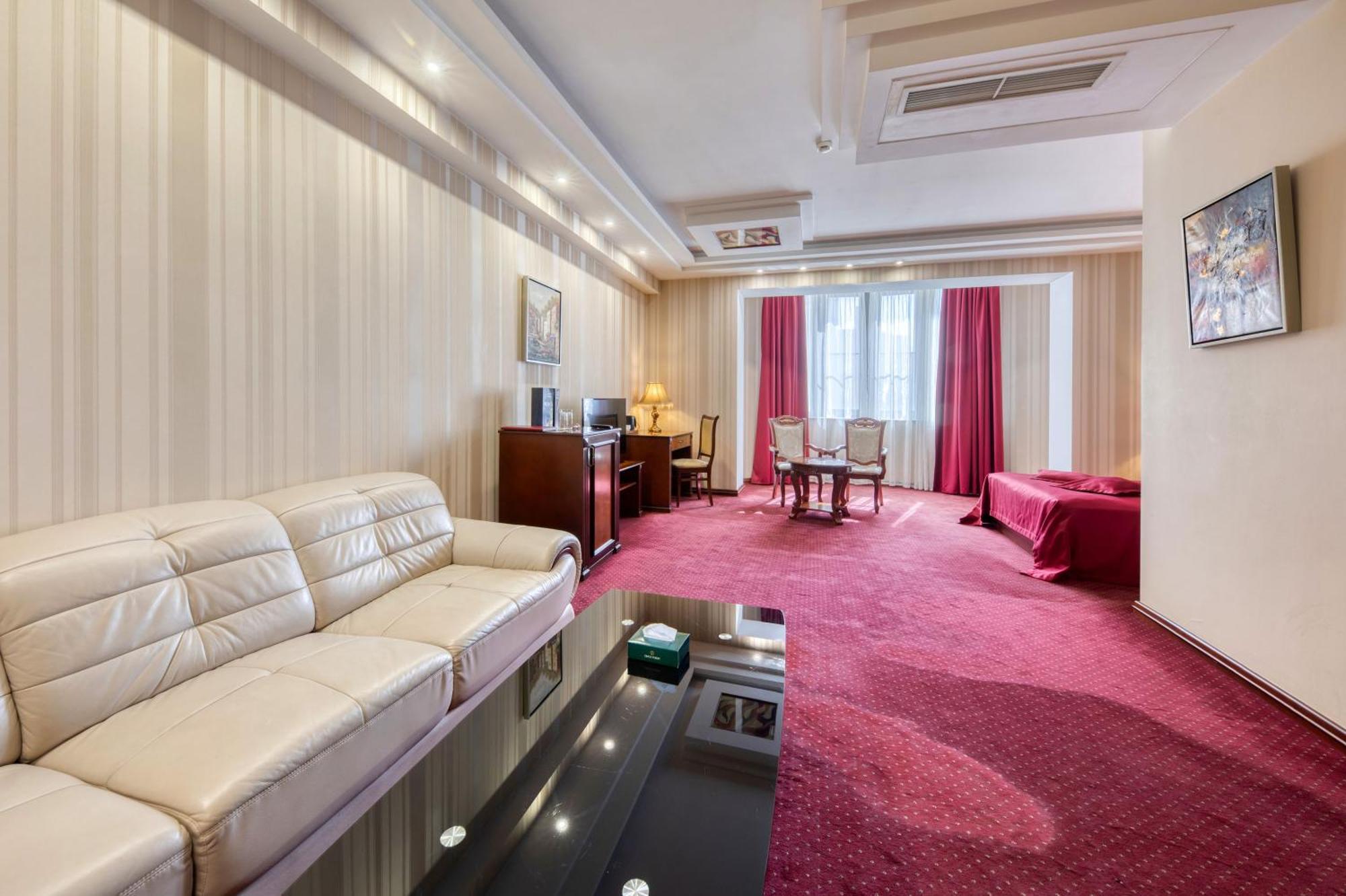 Spa Hotel Grace Forum Erevan Quarto foto