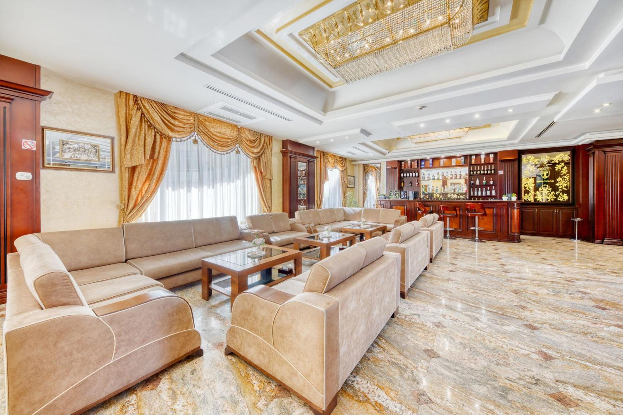 Spa Hotel Grace Forum Erevan Exterior foto