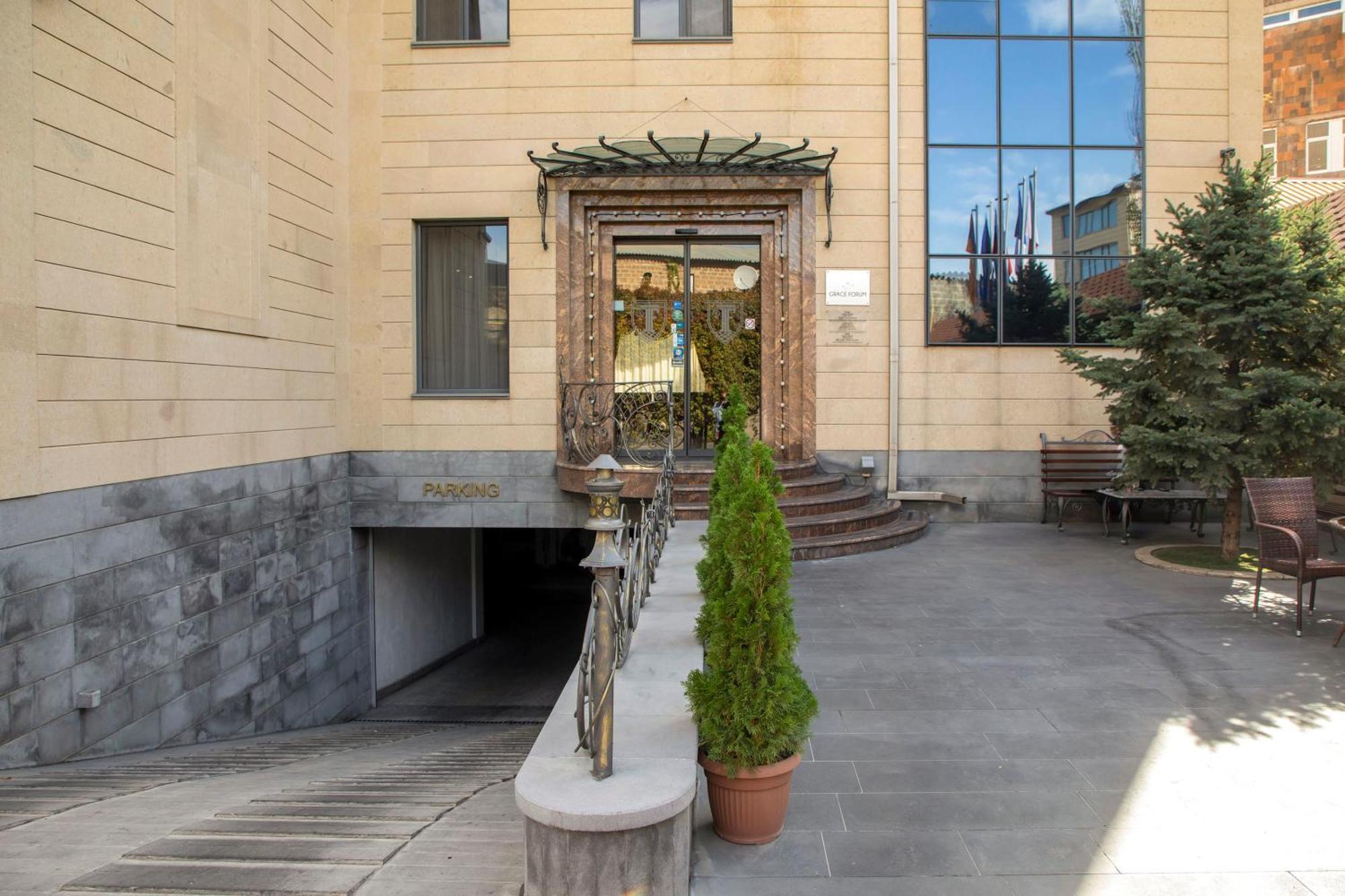 Spa Hotel Grace Forum Erevan Exterior foto
